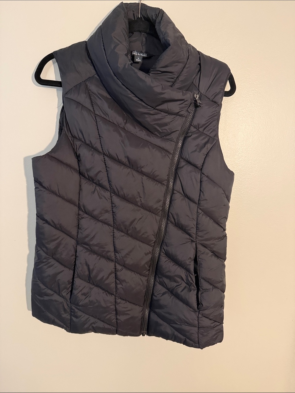 Nicole Miller Original Black Quilted Asymmetrical Zip Puffer Vest -Blk sz M